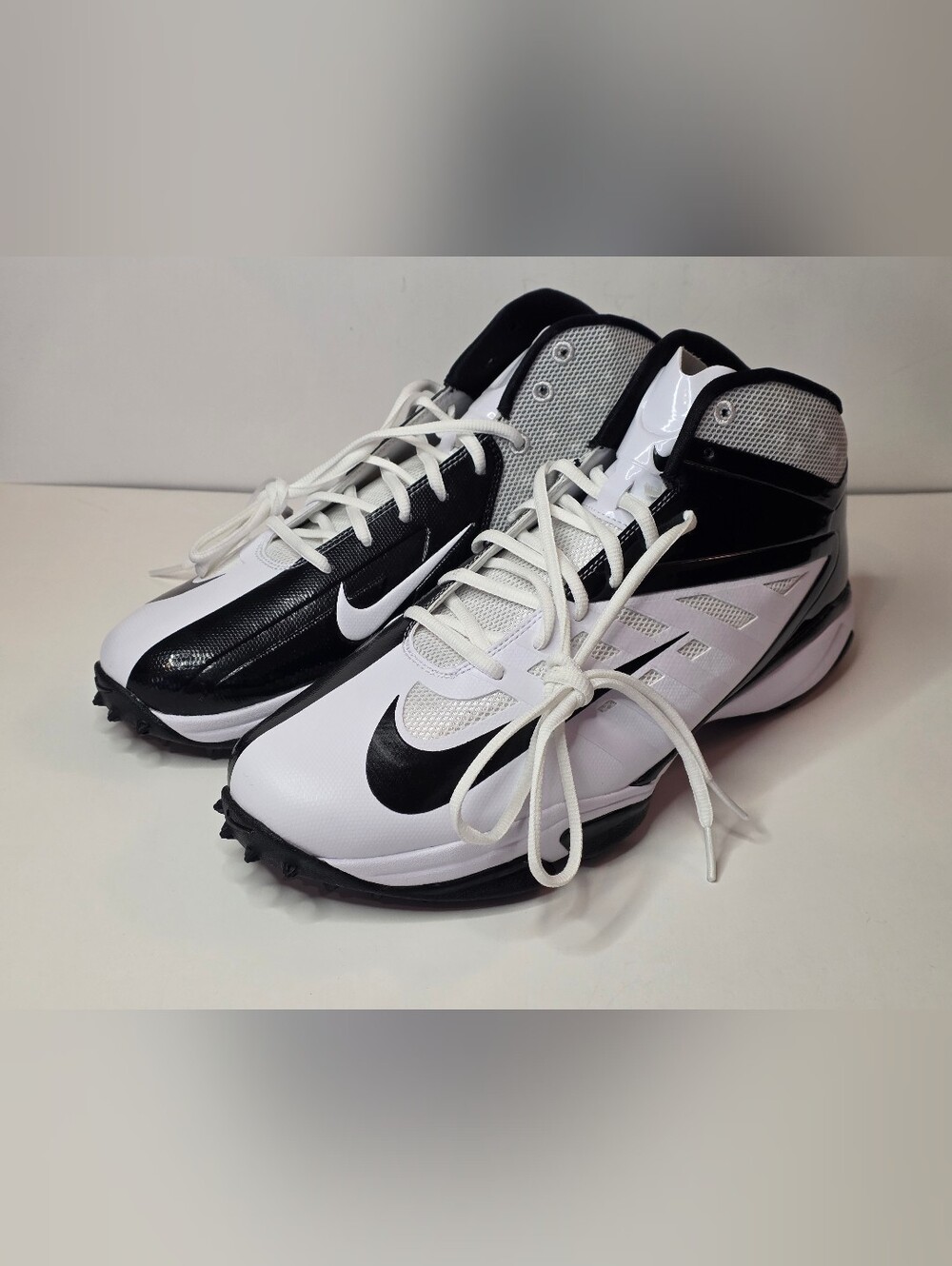 BNWOB Mens Nike Vapor Pro 3/4 Destroyer Turf Size 13 White/Black Solid Sole